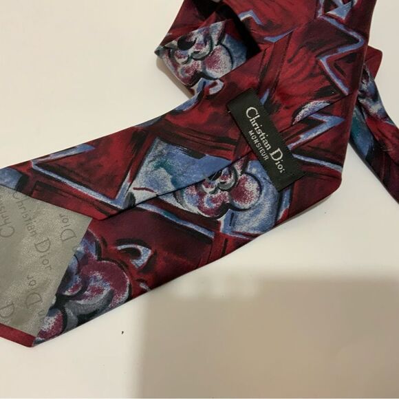 Cristian Dior red floral silk neck tie . Made in Italy - Picture 4 of 5